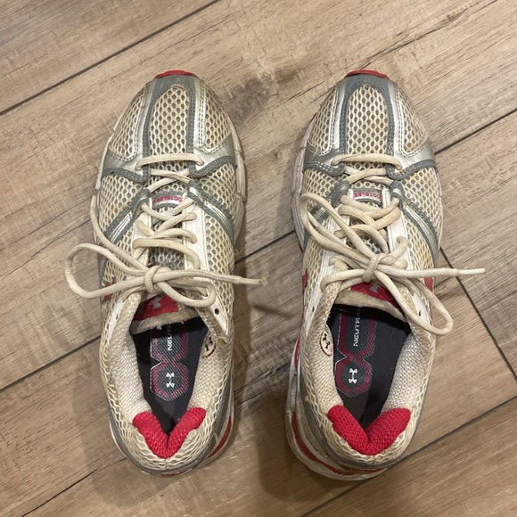 Vintage under armour silver, mesh and pink sneakers, size 8 - Picture 3 of 7